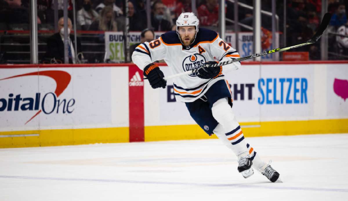 Leon Draisaitl erzielte gegen Calgary drei Treffer.