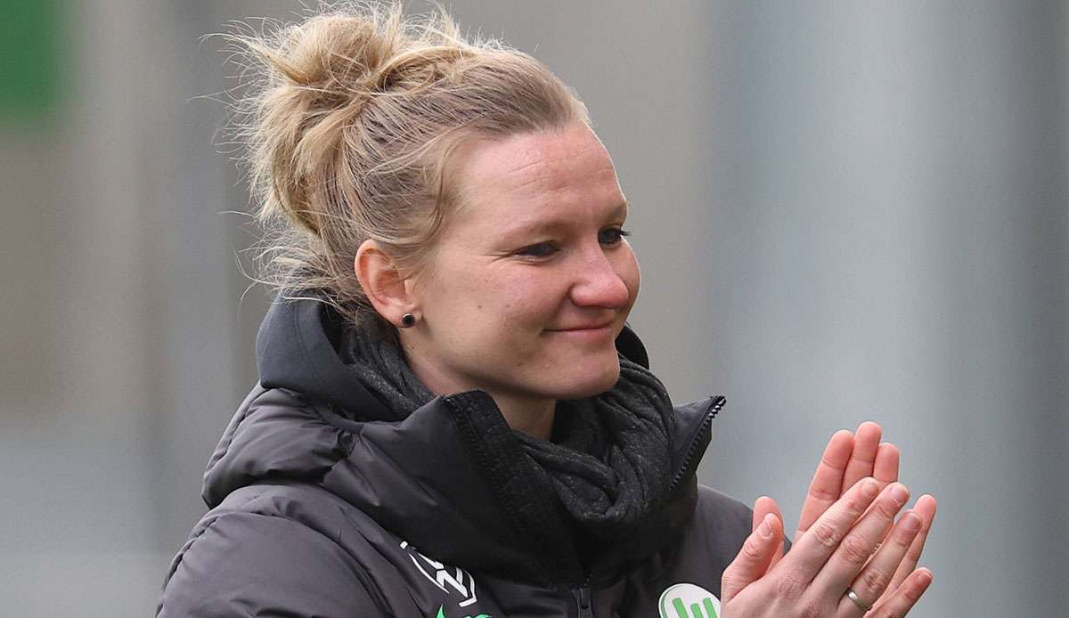 Alexandra Popp (31) hat nach über zehnmonatiger Zwangspause ihr Comeback in der Frauenfußball-Bundesliga gefeiert.