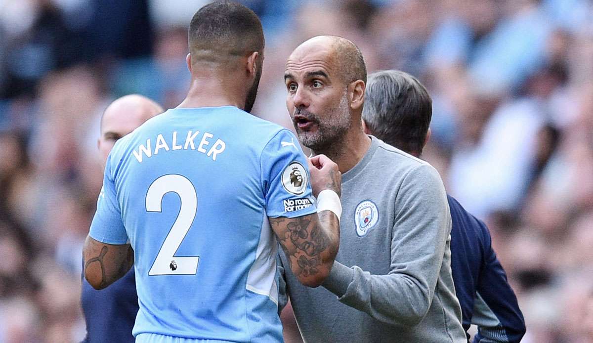 Pep Guardiola (r.) ist wenig begeistert von der Rot-Sperre für Kyle Walker in der Champions League