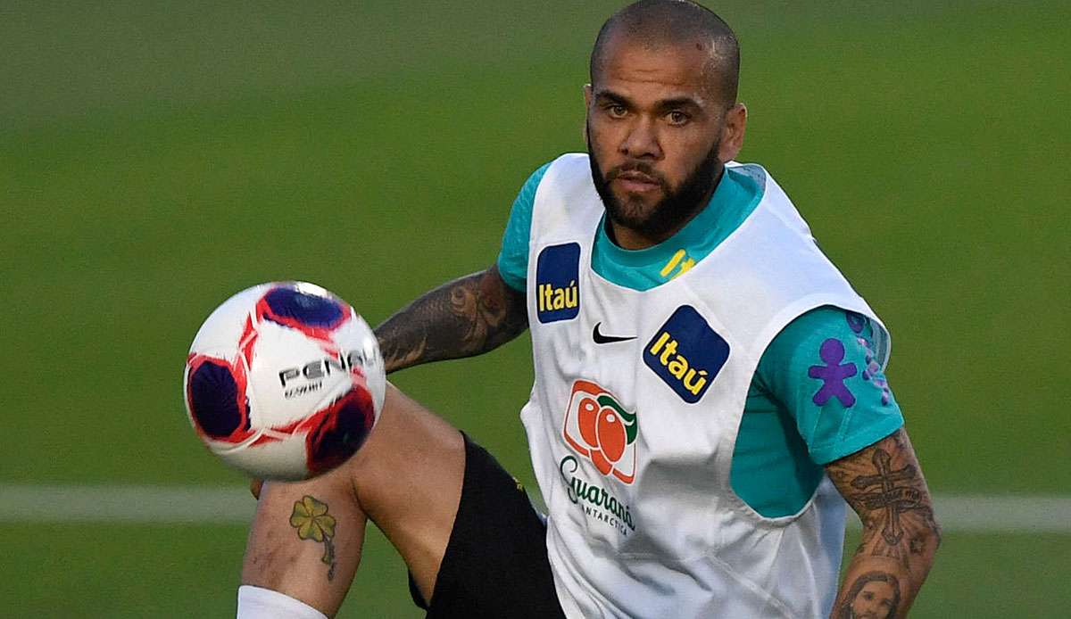 Dani Alves hat die Namen seiner drei Lieblingsrechtsverteidiger verraten.