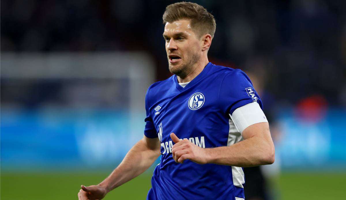 Simon Terodde ist heute mit Schalke 04 in der 2. Bundesliga bei Dynamo Dresden gefordert.