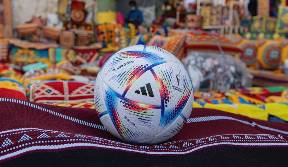 Der Al Rihla ist der offizielle Spielball der WM 2022 in Katar.