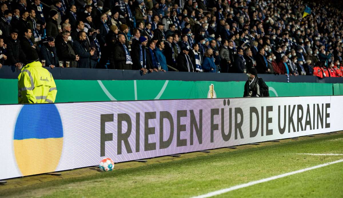 Der DFB nutzt auch das DFB-Pokal-Halbfinale, um Friedensbotschaften zu senden.