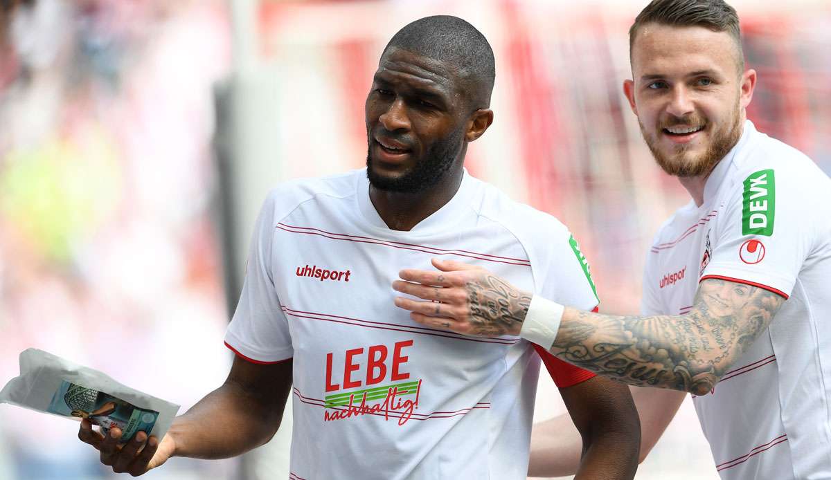 Anthony Modeste feiert seinen Treffer gegen Arminia Bielefeld mit seinem eigenen Kaffee.