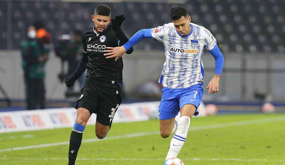 Das Hinspiel zwischen Hertha BSC und Arminia Bielefeld hat der Hauptstadtklub 2:0 gewonnen.