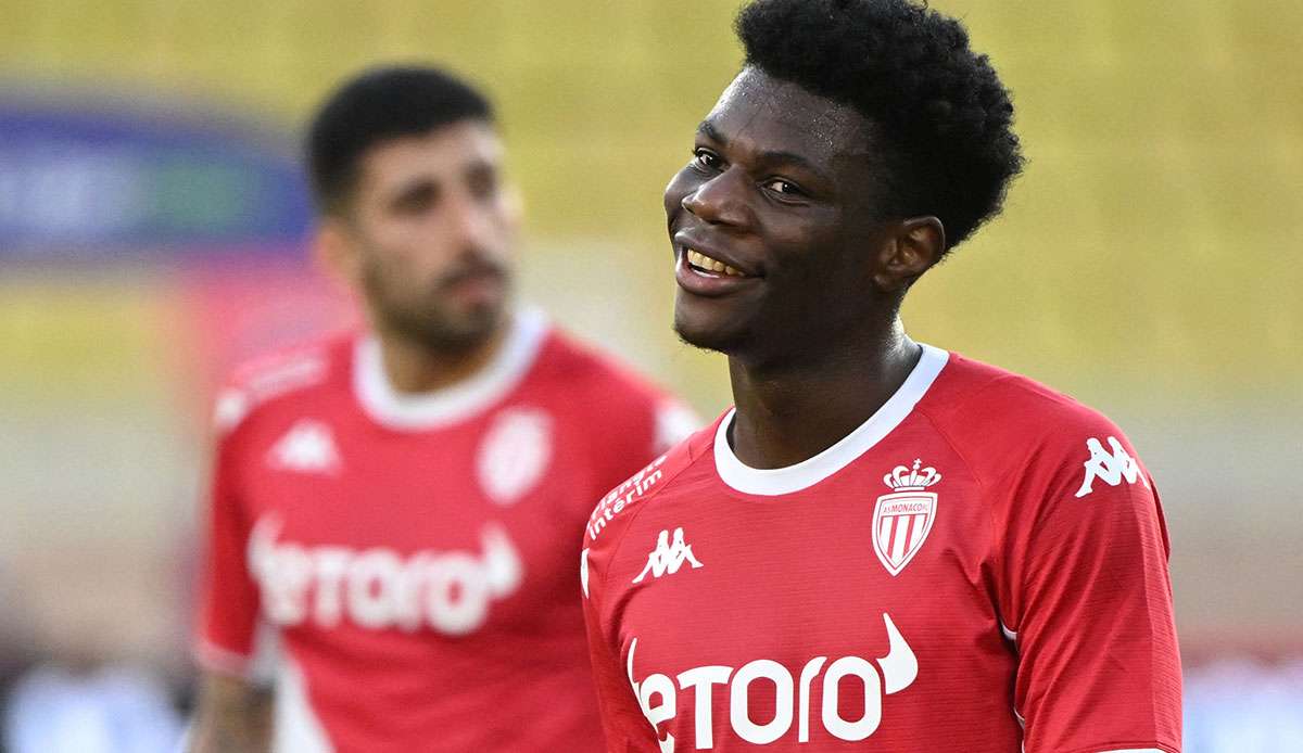 Aurelien Tchouameni vom AS Monaco würde laut einem Bericht der spanischen as gerne zu Real Madrid wechseln. Demnach haben die Königlichen für den 22-Jährigen Vorrang, doch bei der Ablösesumme sollen die beiden Vereine noch Differenzen haben.