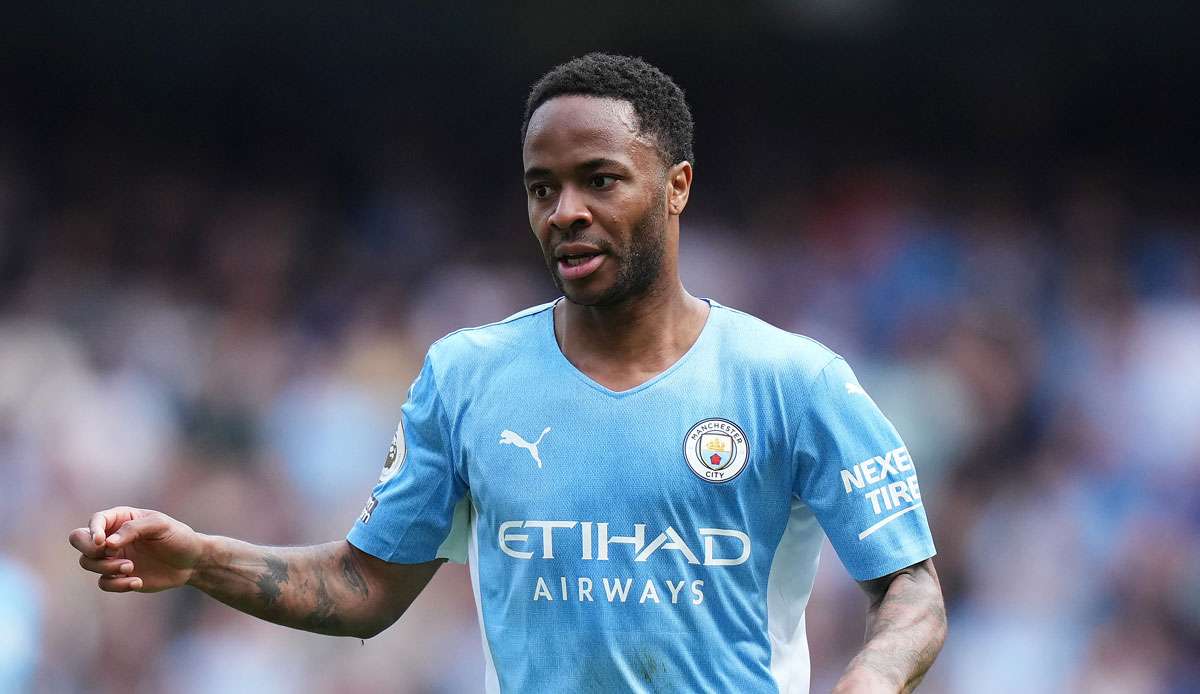 Arsenal prüft laut The Telegraph eine mögliche Verpflichtung von Manchester-City-Stürmer Raheem Sterling. Der Vertrag des 27-Jährigen läuft aus und es ist noch nichts über eine Verlängerung bekannt.