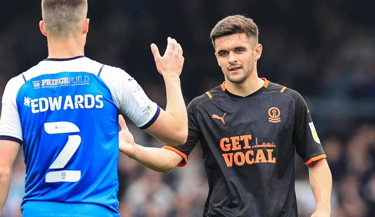 Jake Daniels spielt für den FC Blackpool.