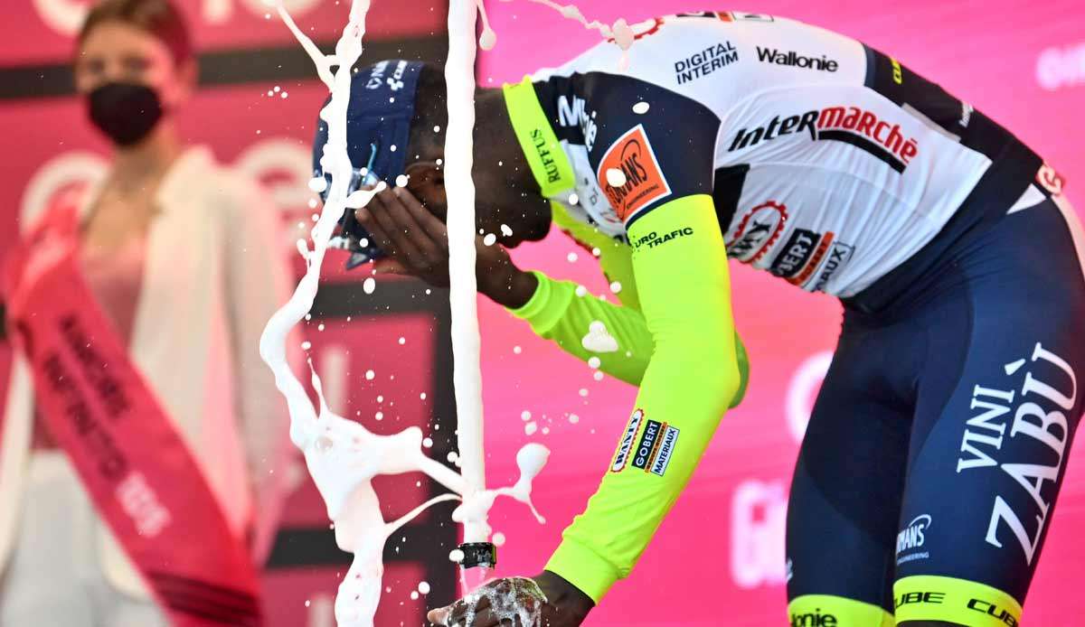 Biniam Girmay muss beim Giro d'Italia aufgeben.