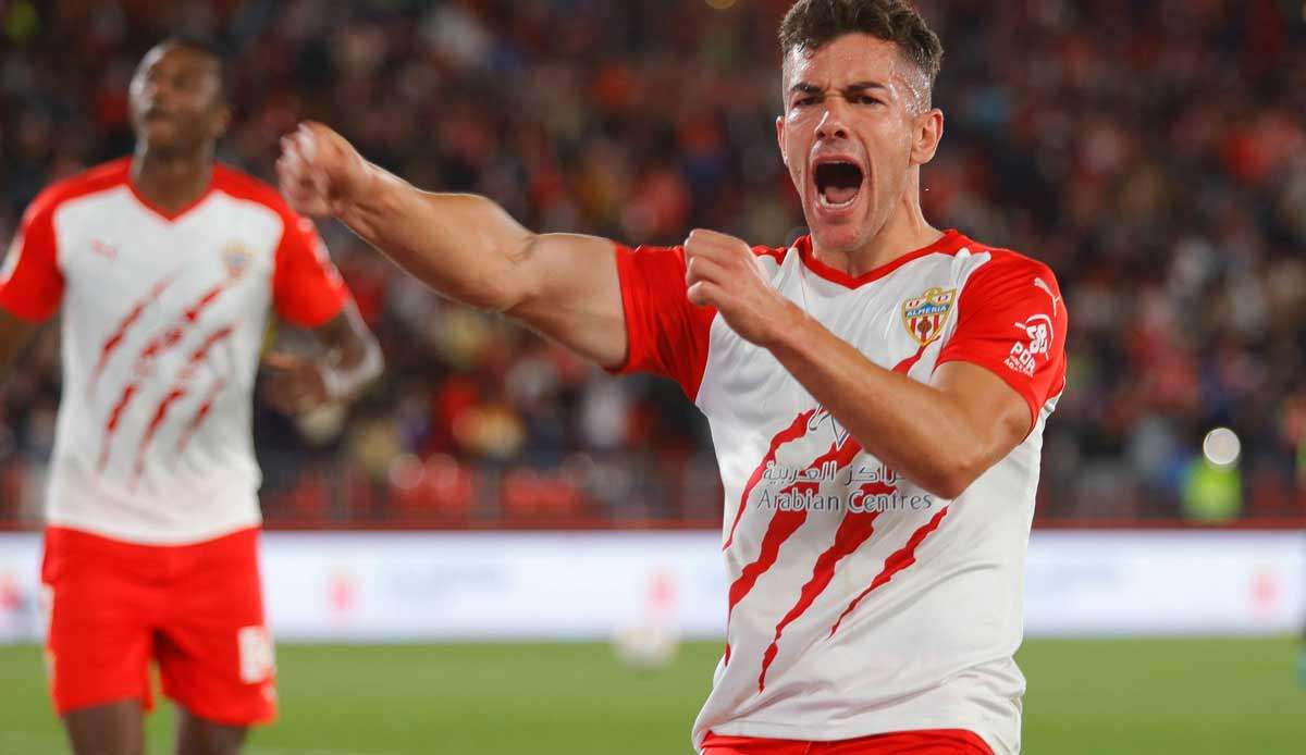 Almeria steigt in die Primera Division auf.