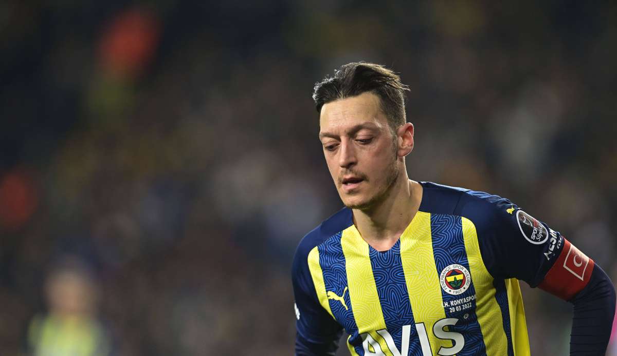 Mesut Özil bekennt sich klar zu seinem Klub Fenerbahce.