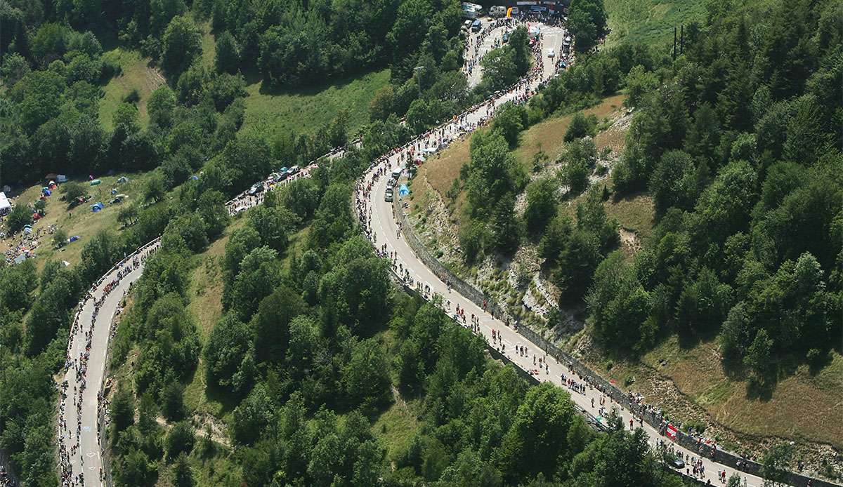 Auf dem Weg nach Alpe d'Huez haben die Profis bei der Tour de France viele Höhenmeter zu überwinden.