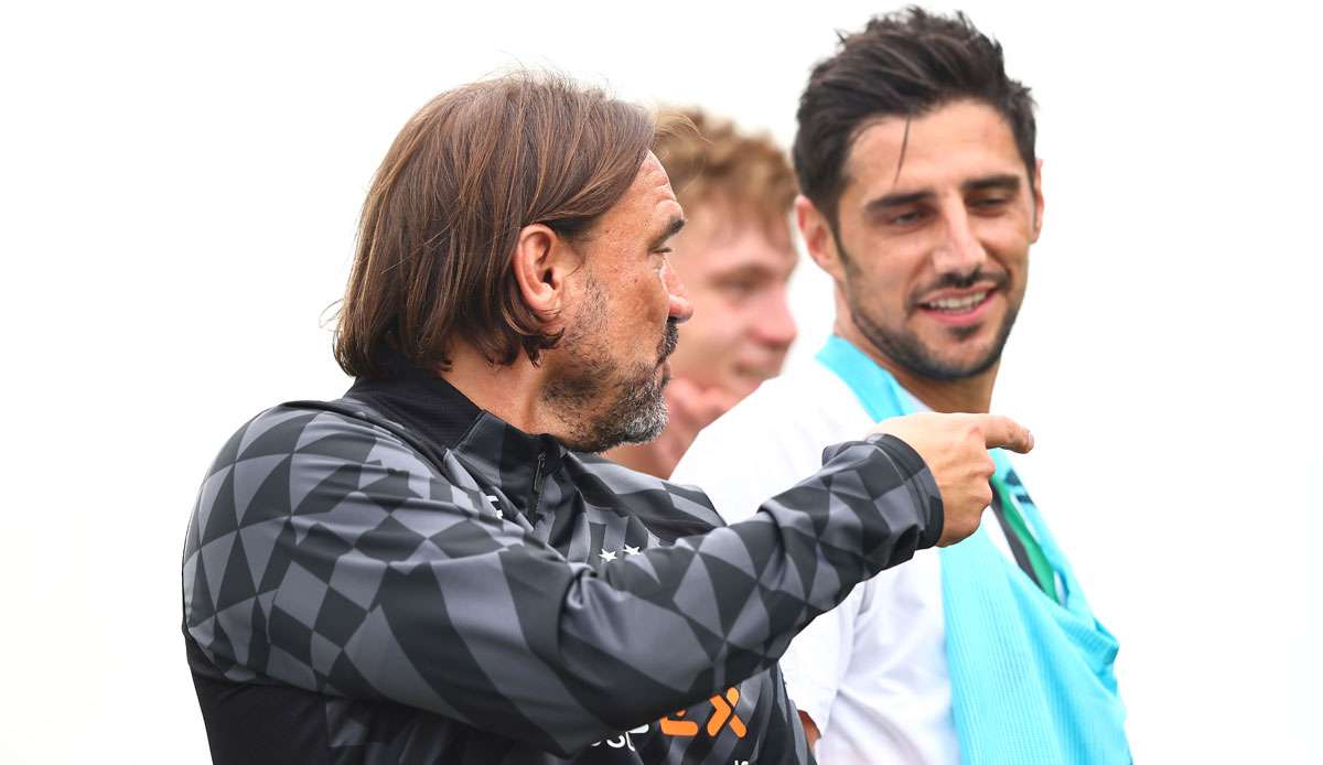 Lars Stindl (r.) ist mit den Anfängen vom neuen Trainer Daniel Farke offenbar zufrieden.