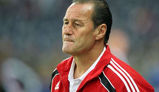 Huub Stevens hat 2009 bei RB Salzburg einen Zwei-Jahres-Vertrag abgeschlossen