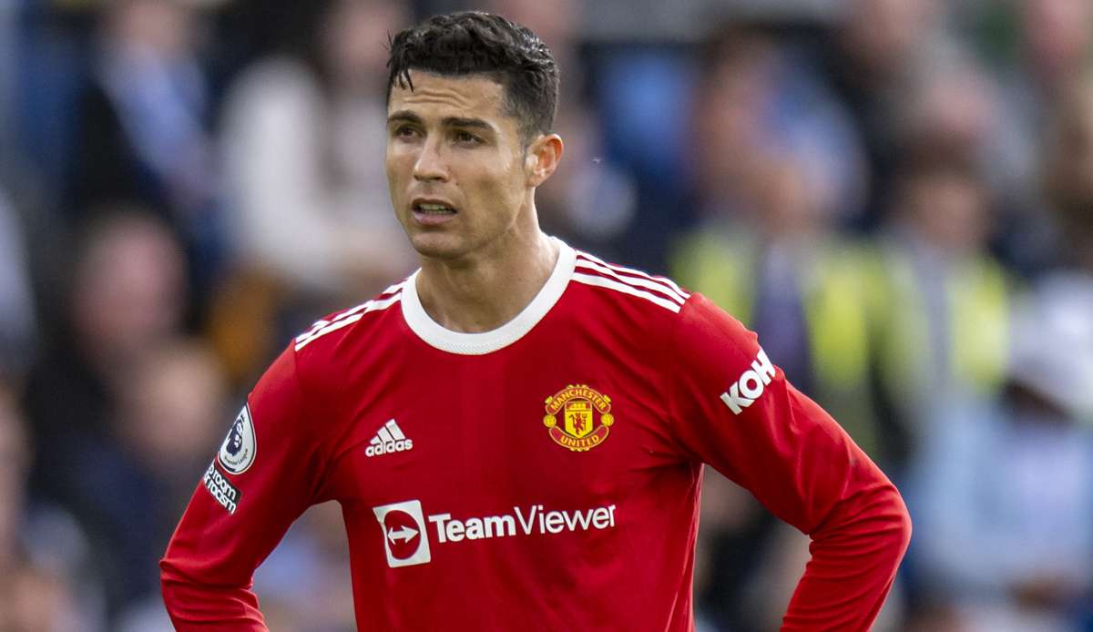 Demnach soll es bereits Gespräche zwischen den Verantwortlichen der Red Devils und dem Berater-Team von Dybala geben. Beim Premier-League-Klub könnte der Offensivmann dann den abwanderungswilligen Cristiano Ronaldo ersetzen.