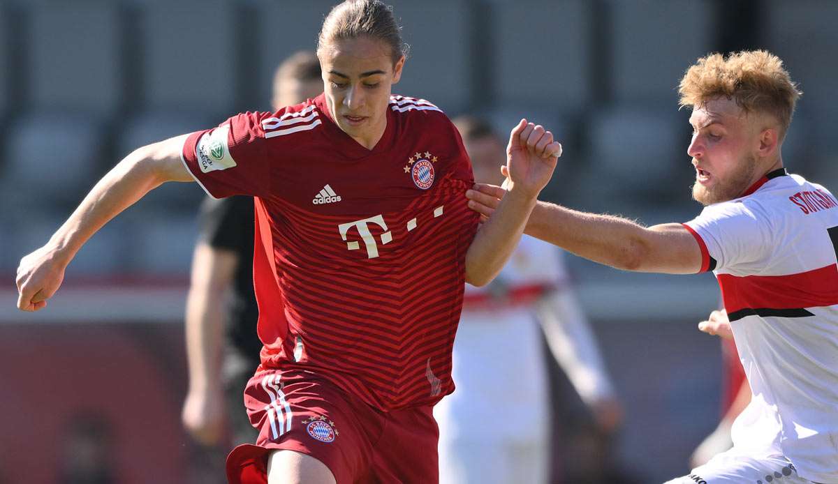 Kenan Yildiz (l.) verlässt den FC Bayern wie erwartet Richtung Juventus Turin.