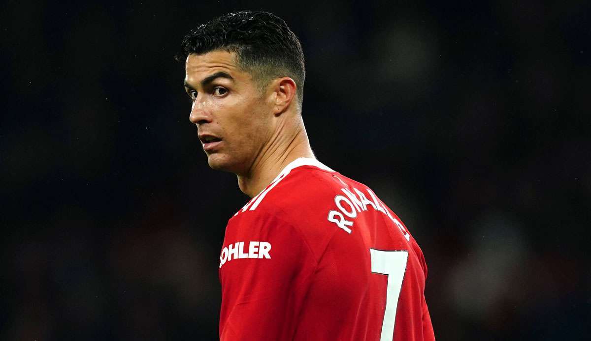 CRISTIANO RONALDO: Im Zuge des Lewandowsi-Transfers zu Barca kursierten im Netz wieder Gerüchte über einen Bayern-Wechsel des Portugiesen. Laut Fabrizio Romano würde CR7-Berater Jorge Mendes seinen Klienten erneut beim FCB anbieten.