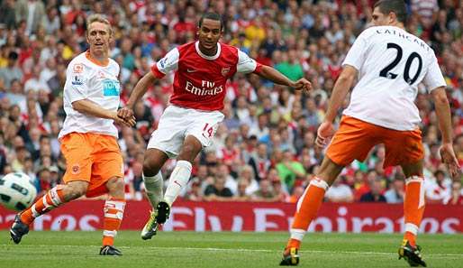 Theo Walcott (M.) wechselte 2006 vom FC Southhampton zu Arsenal London