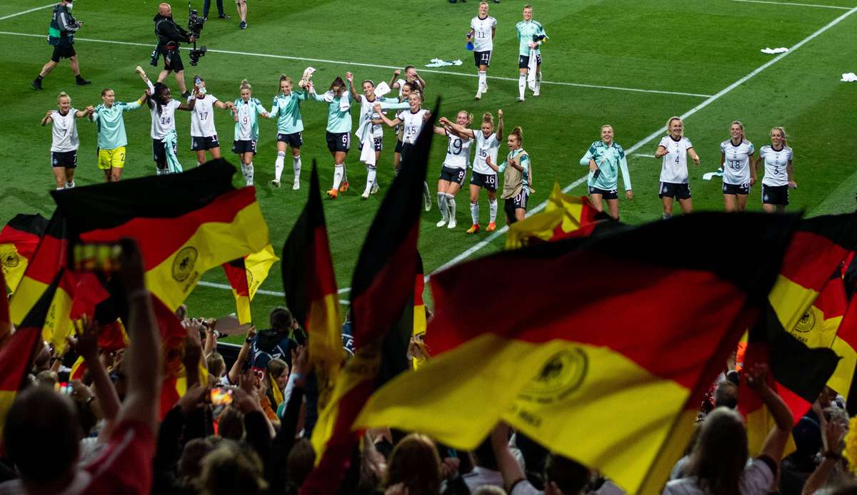 Die DFB-Frauen feiern den Finaleinzug bei der EM 2022 in England.