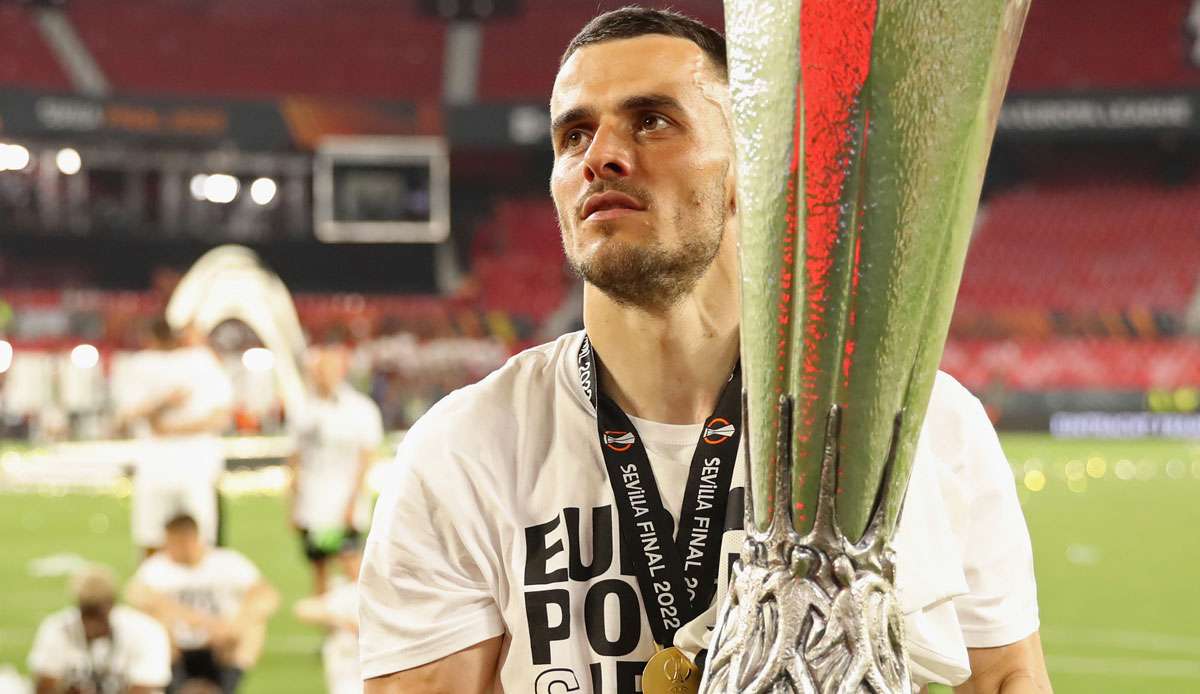 Filip Kostic hat mit Eintracht Frankfurt im Mai 2022 die Europa League gewonnen.