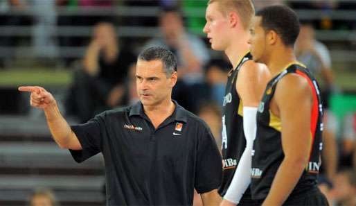 Dirk Bauermann nominierte Elias Harris (r.) und Robin Benzing (M.) bereits für die EM 2009