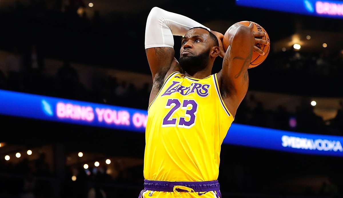 LeBron James ist Milliardär - und das sieht man auch an seinen Super-Villen und Luxusautos.