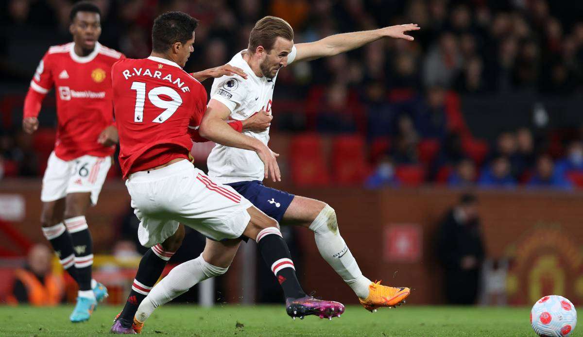 Manchester United liegt in der Premier League aktuell sieben Punkte hinter den Tottenham Hotspurs, hat aber auch ein Spiel weniger auf dem Konto als die Spurs.