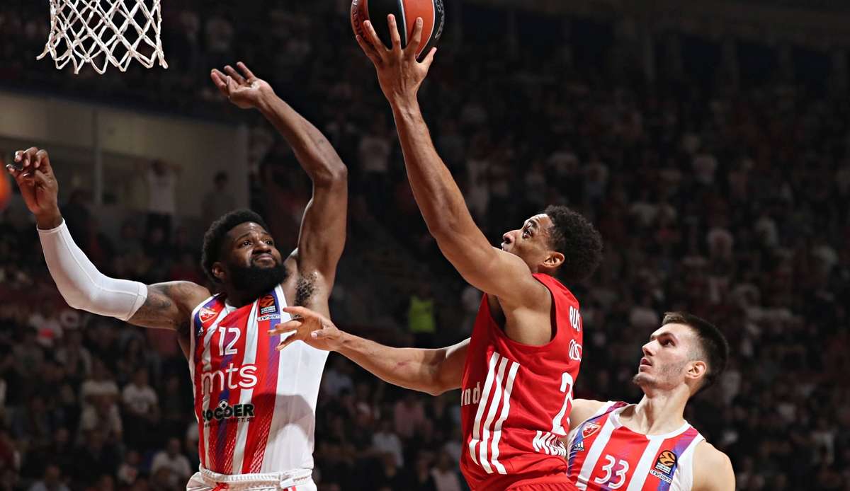 Die Basketballer von Bayern München warten in der EuroLeague weiter auf ihren ersehnten ersten Sieg. Im Kellerduell bei Roter Stern Belgrad mussten sich die Bayern mit 72:78 (43:44) geschlagen geben.