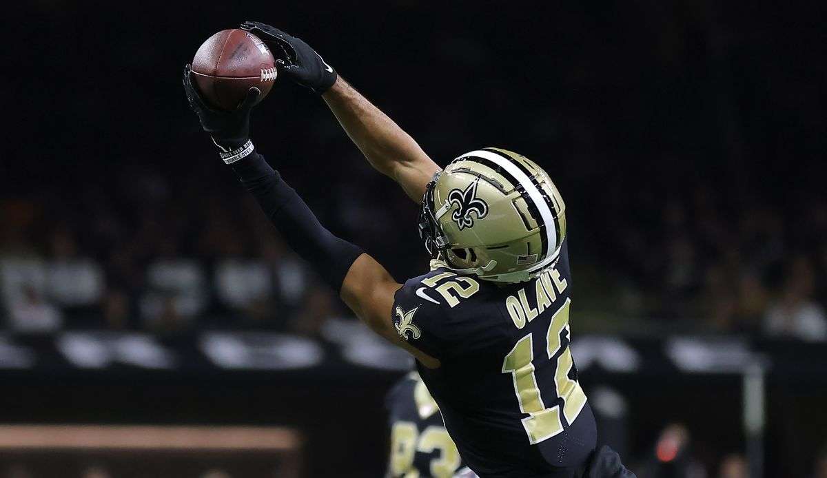 Saints Wide Receiver Chris Olave fängt auch ungenaue Bälle