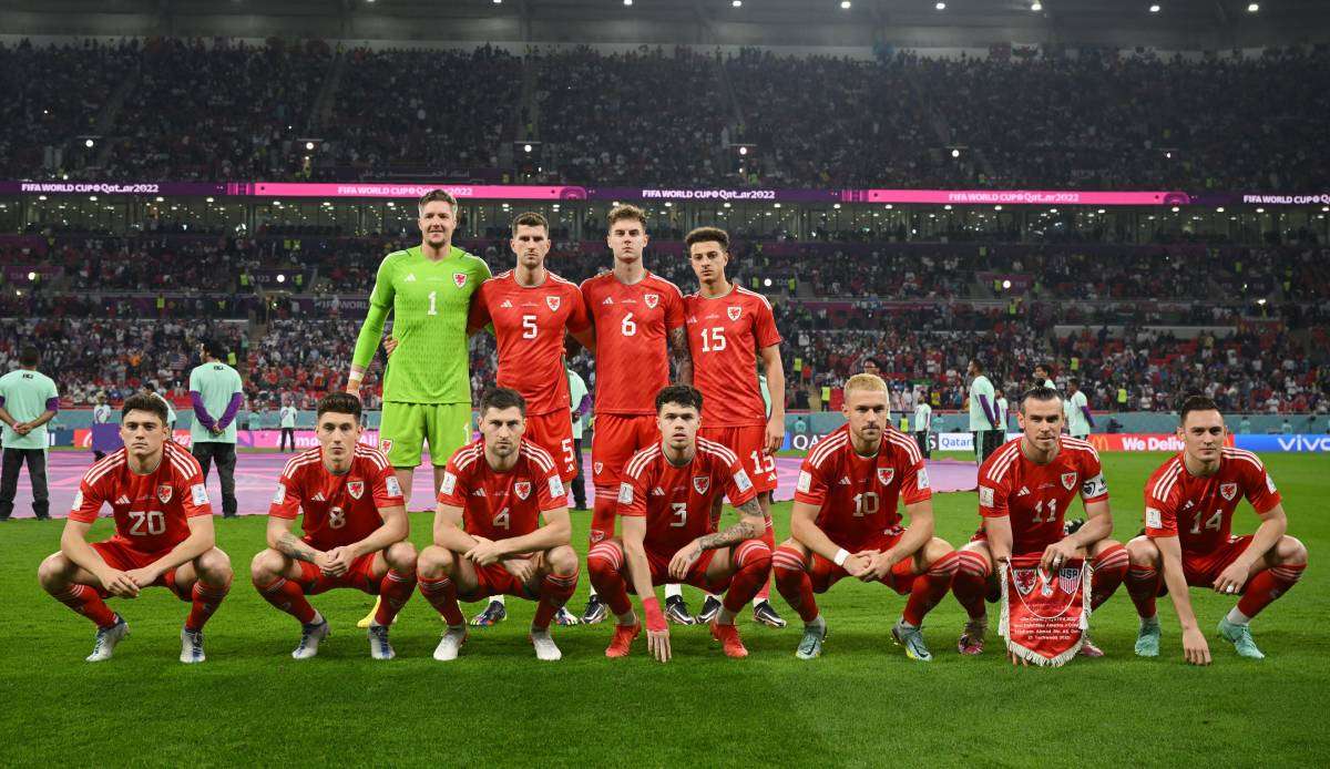 Schon seit sechs Jahren stellt sich Wales beim Mannschaftsfoto vor einem Länderspiel auf.