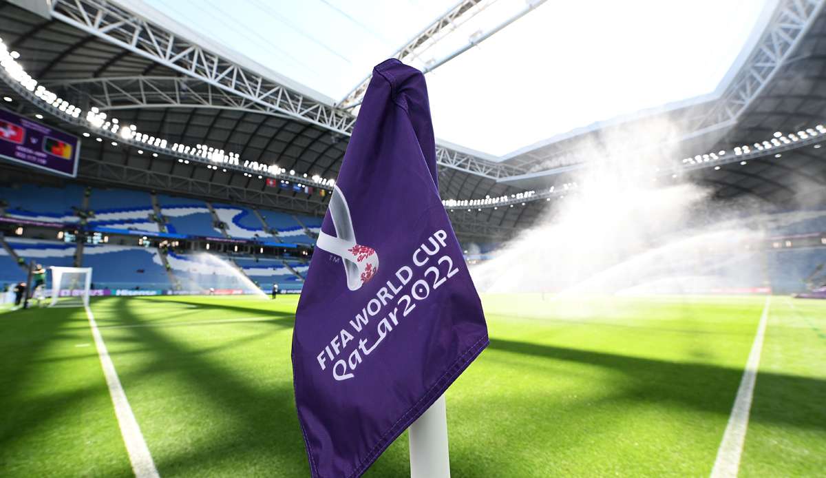 Bei der WM in Katar kommen gigantische Klimaanlagen in den Stadien zum Einsatz. Offenbar haben es die Veranstalter aber übertrieben.