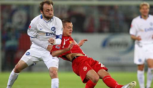 Die Karlsruher und die Cottbuser wissen, wei man sich in der 2. Liga behauptet