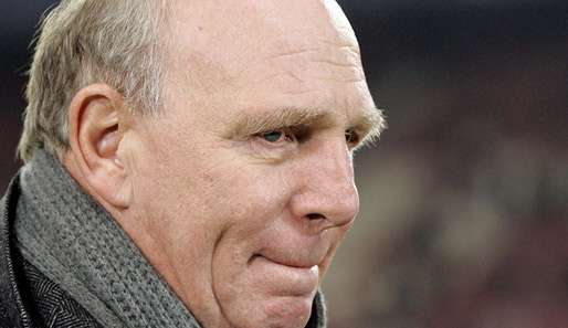 VfL-Manager Dieter Hoeneß bleibt trotz drei Niederlagen in Folge gelassen