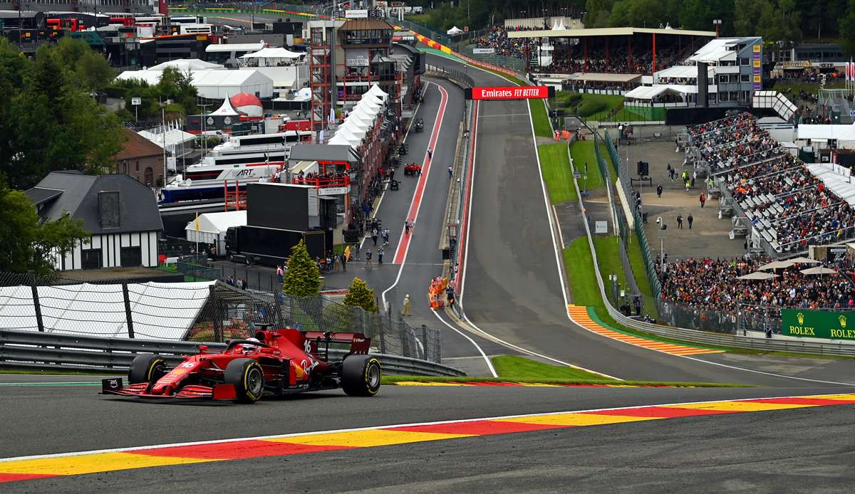 Die Eau Rouge/Raidillon-Kombination - eine schnelle Aufwärtskurve - ist eine der bekanntesten Passagen in der Welt des Motorsports.