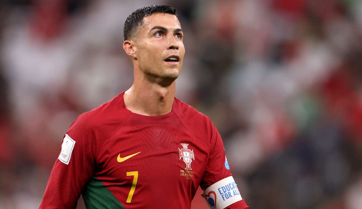 Cristiano Ronaldo wurde zuletzt bei Manchester United aus seinem Vertrag entlassen und wird sich im Wintertranferfenster einen neuen Klub suchen.