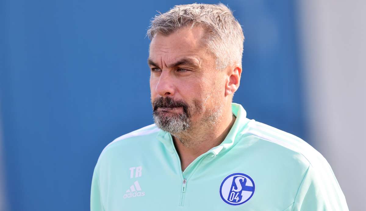 Schalke-Trainer Thomas Reis hat eine Menge Arbeit vor dem Bundesligastart nach der Winterpause.