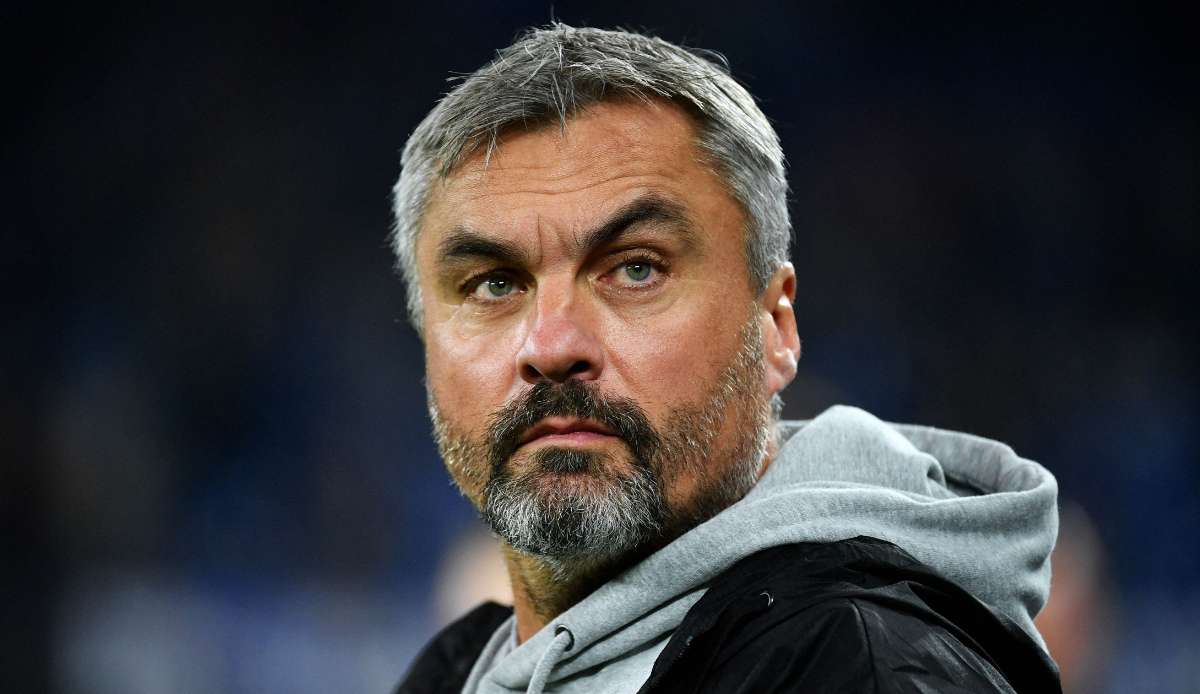 Thomas Reis, Trainer von Schalke 04, will unbedingt den Abstieg aus der Bundesliga vermeiden.