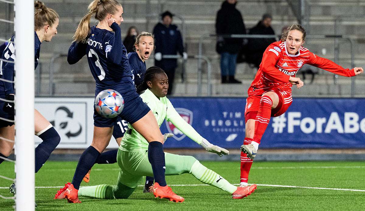 Sydney Lohmann (r.) erzielt das 2:0 für die Bayern.