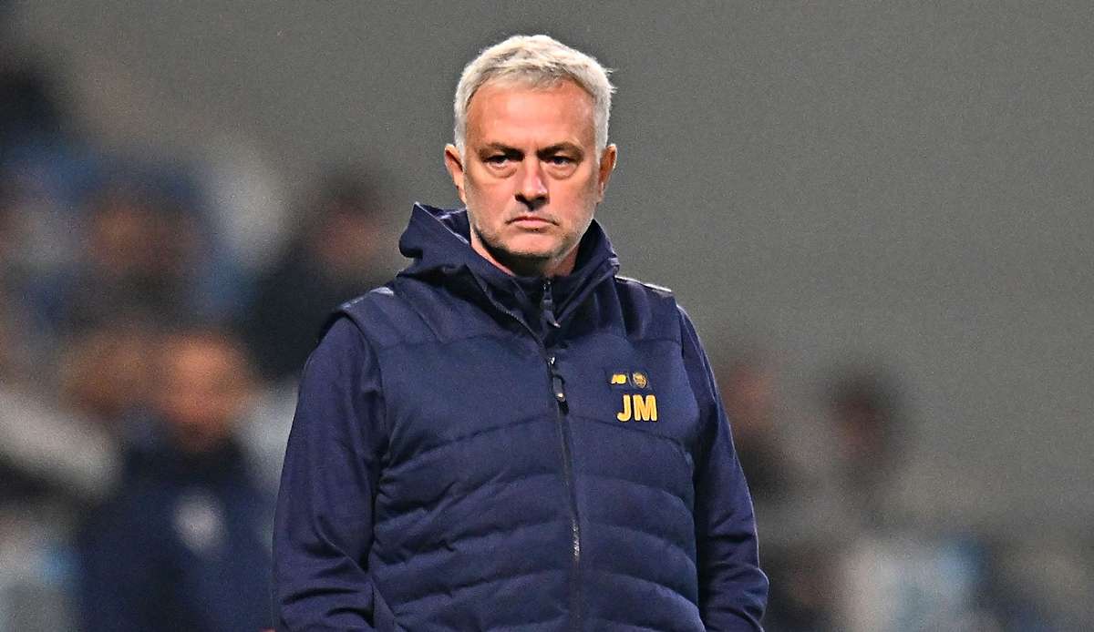 Die erste Saison unter Startrainer Jose Mourinho war für die AS Rom wegen des ersten Europapokalsiegs seit 61 Jahren eine historische - doch der italienischen Fußball-Erstligist legte zugleich die schlechteste Bilanz seiner Geschichte vor.