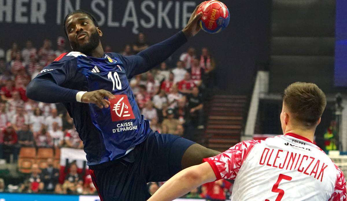 Frankreich (blau) und Polen sind heute bei der Handball-WM zum zweiten Mal im Einsatz.