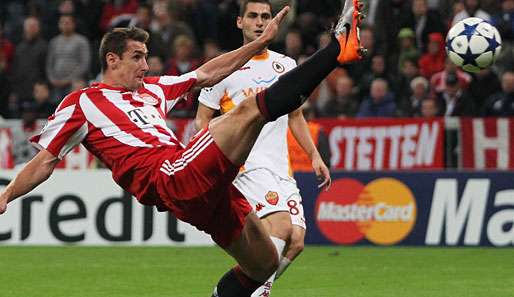 Miroslav Klose (l.) knipste unter der Woche gegen die Römer. Netzt er auch zur Wiesn ein?