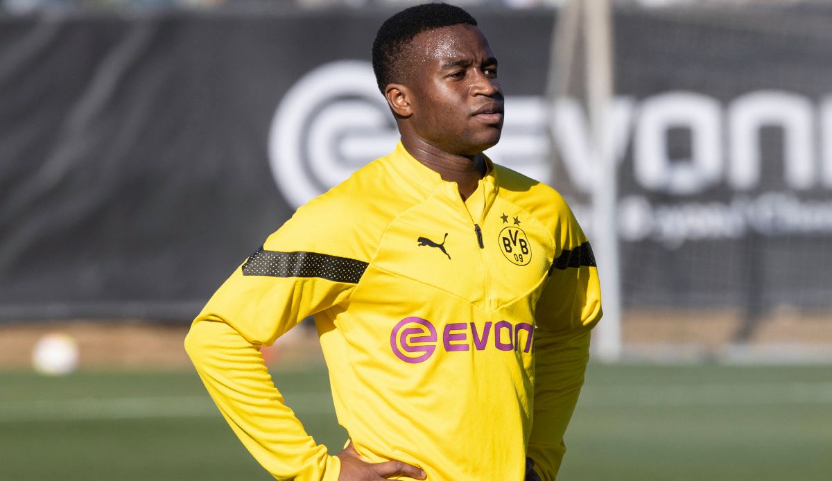 Bvb News Und Ger Chte Entgegenkommen Zwischen Youssoufa Moukoko Und