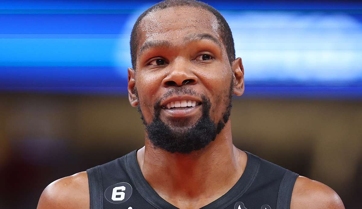 Kevin Durant hat noch Vertrag bis 2026 in Brooklyn.