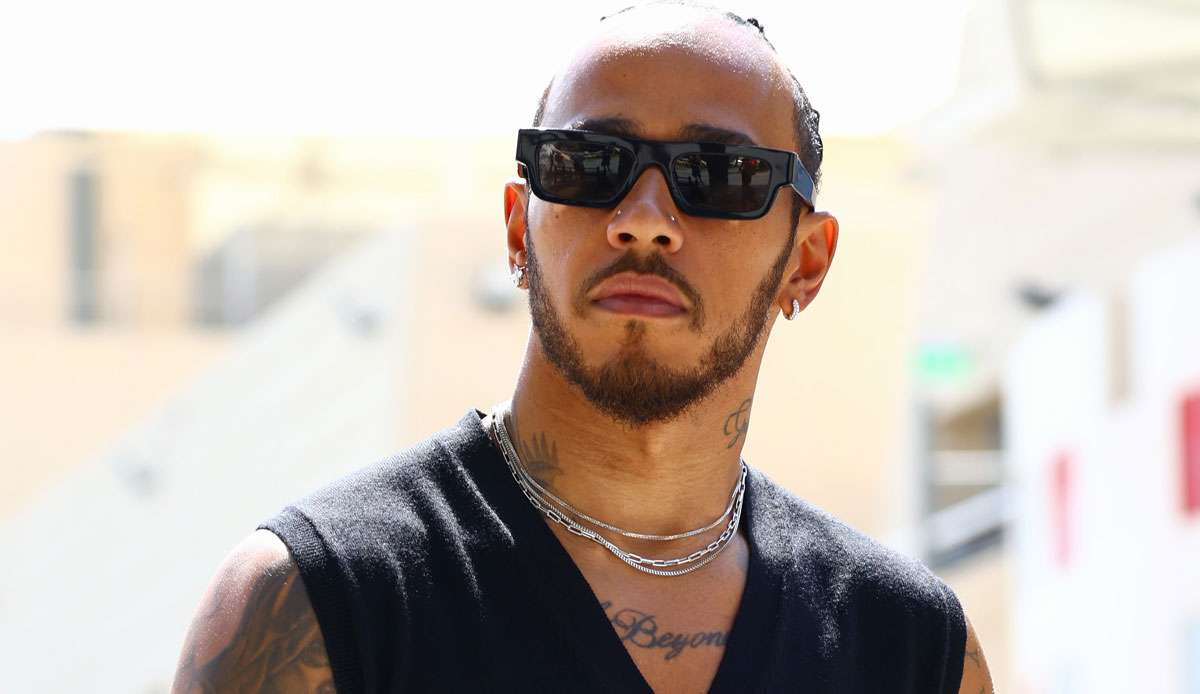 Lewis Hamilton darf mit Schmuck ins F1-Auto steigen.