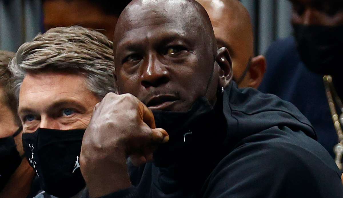 Michael Jordan ist der Besitzer der Charlotte Hornets.