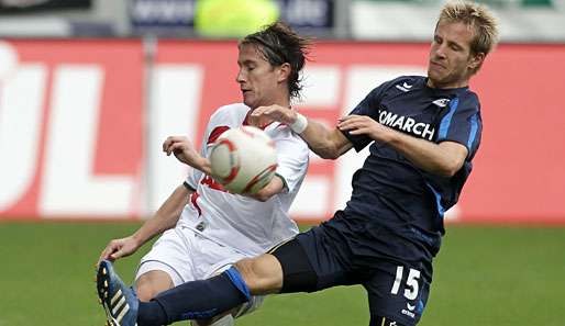 Stefan Aigner (r.) traf für die Löwen und war auch hinten (hier gegen Paul Verhaegh) zur Stelle