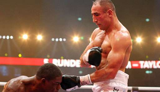Arthur Abraham wurde am 20. Februar 1980 in Jerewan, Armenien geboren