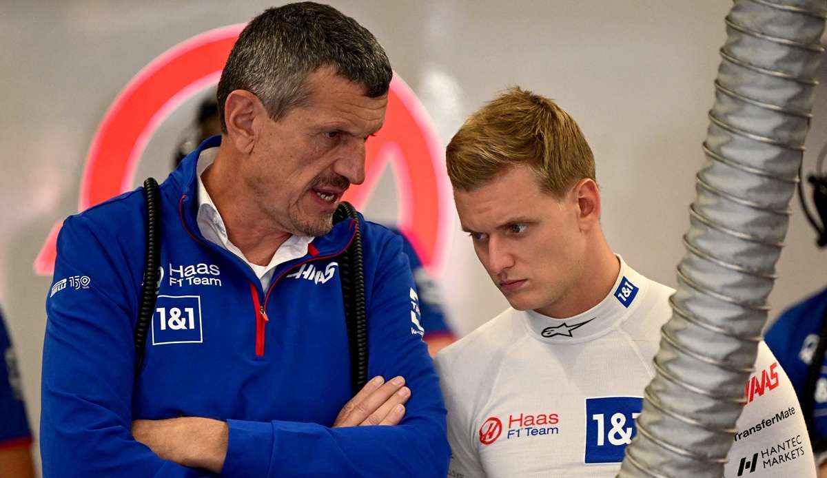 Haas-Teamchef Günther Steiner bringt Ende April sein Buch "Surviving to Drive" heraus. Darin tritt er erneut gegen seinen ehemaligen Haas-Piloten Mick Schumacher aus. Der Schumi-Sohn habe ihn zwei Millionen US-Dollar an Unfallschäden gekostet.