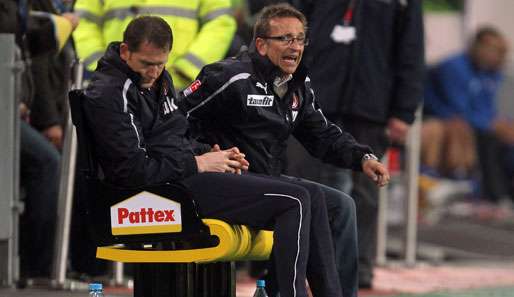 Trainer Norbert Meier (r.) legte einen astreinen Fehlstart mit Fortuna Düsseldorf hin