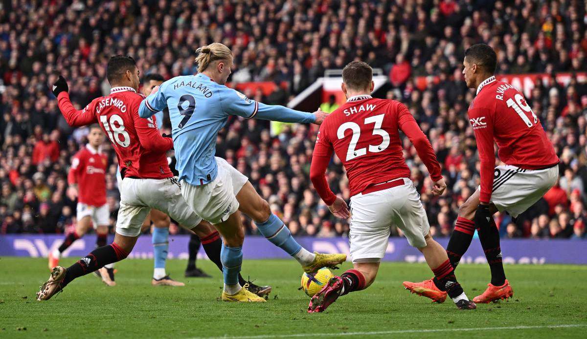 Für Manchester United gilt es heute vor allem City-Torjäger Erling Haaland in den Griff zu bekommen.